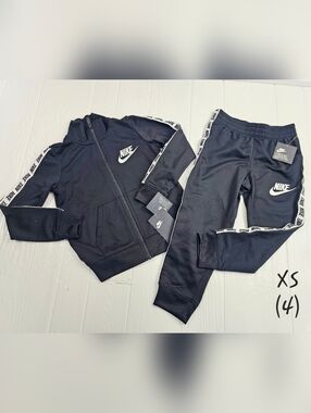 Nike Baby Dri-FIT 2-Piece Full-Zip Set with Logo Taping. XS